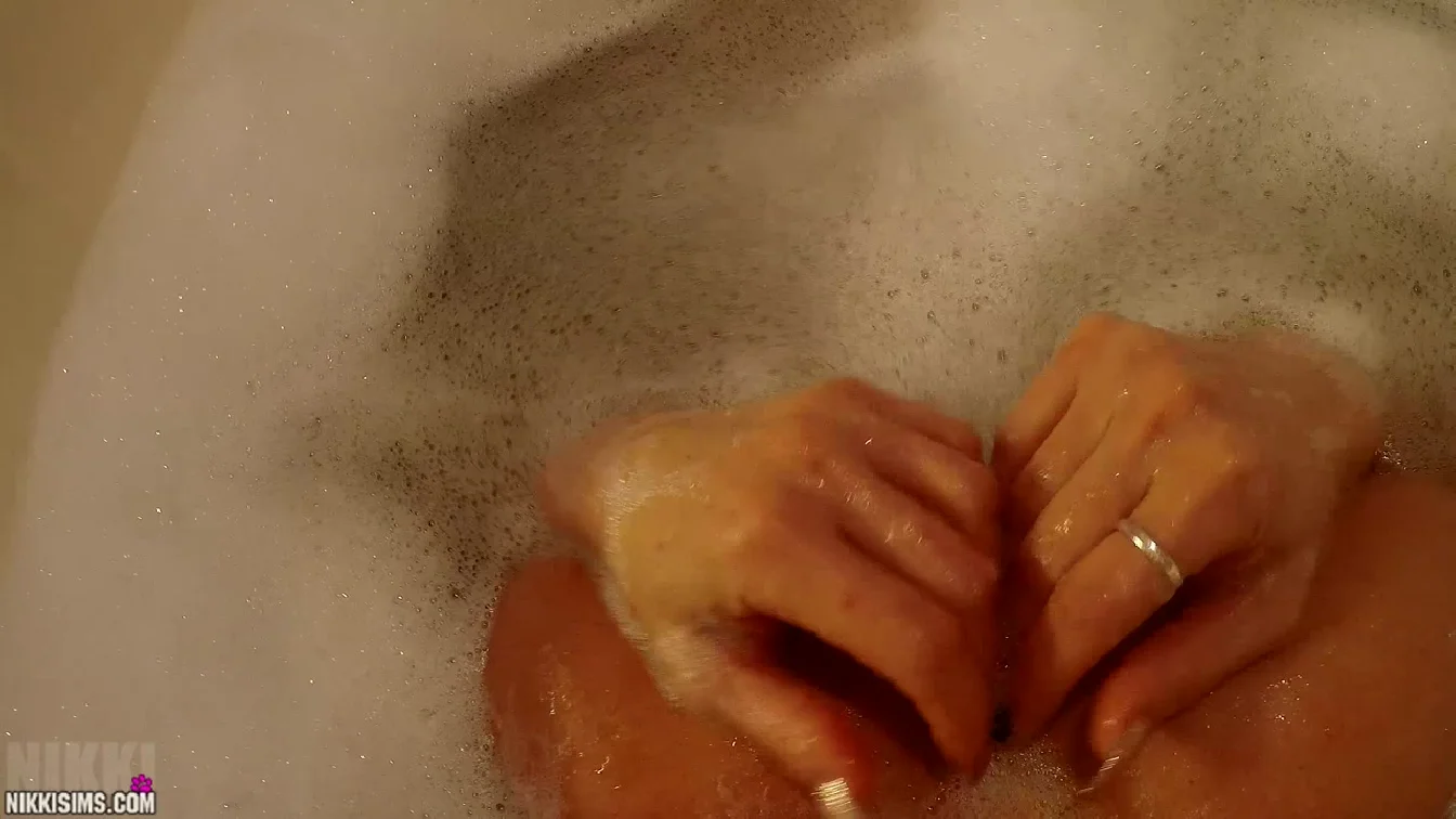 NikkiSims Tub POV XXX